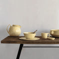 Load image into Gallery viewer, Kantoortafel van hergebruikt hout en acacia.