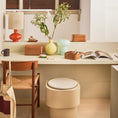 Load image into Gallery viewer, Bijzettafel Tabouret, licht khaki