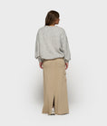 Afbeelding laden in Galerijviewer, straight skirt pockets