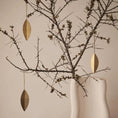 Afbeelding laden in Galerijviewer, Leaf Brass Ornament P.S.