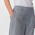 Afbeelding laden in Galerijviewer, OBJLISA SLIM PANT AOP NOOS