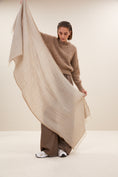 Afbeelding laden in Galerijviewer, woollen natural scarf