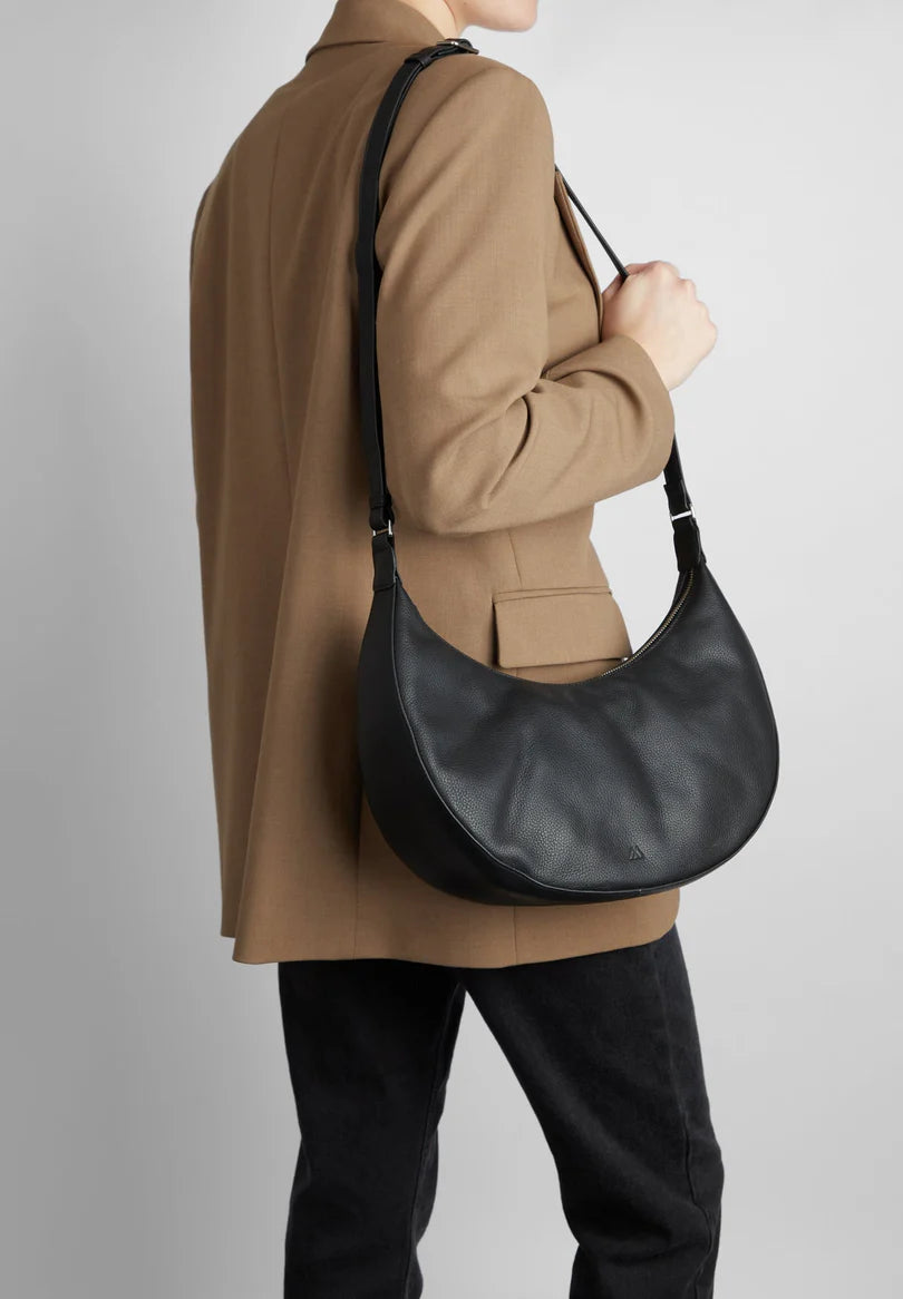 TaraMBG Sling Bag zwart