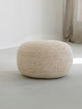 Afbeelding laden in Galerijviewer, Ease Light Beige Poef Medium