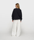 Afbeelding laden in Galerijviewer, STATEMENT SWEATER