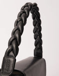 Afbeelding laden in Galerijviewer, Braided Shoulder Strap - Black Soft Grain Leather