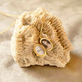 Afbeelding laden in Galerijviewer, Oval Locket Small Necklace GP