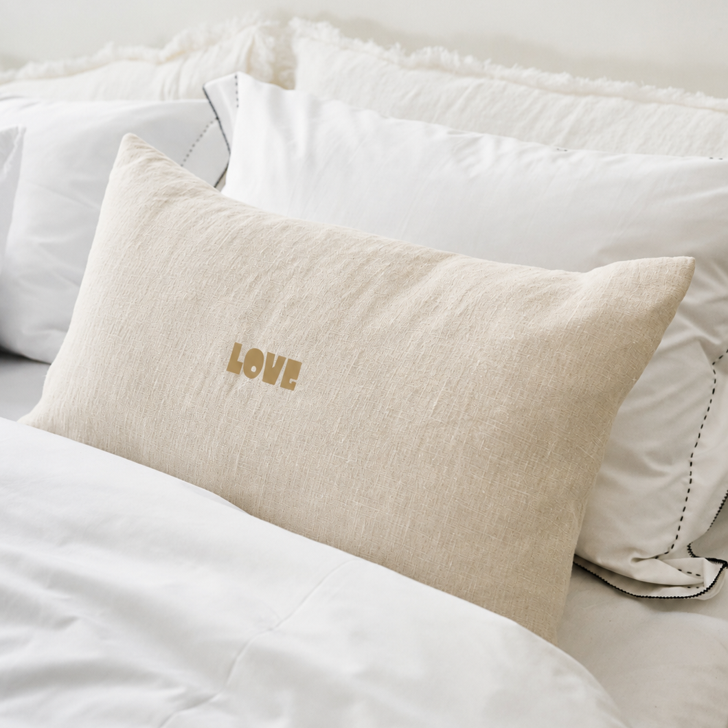 Kussenhoes Zand Bold LOVE Goud