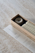 Load image into Gallery viewer, mini mindful moment + 7 zwarte kaarsjes