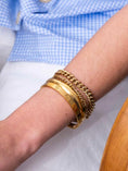 Load image into Gallery viewer, Dubbele schakelarmband met grote munt