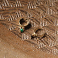 Afbeelding laden in Galerijviewer, Gemstone Relief Ear Cuff Aventurine