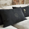 Load image into Gallery viewer, Kussen Zwart Circle Line Goud