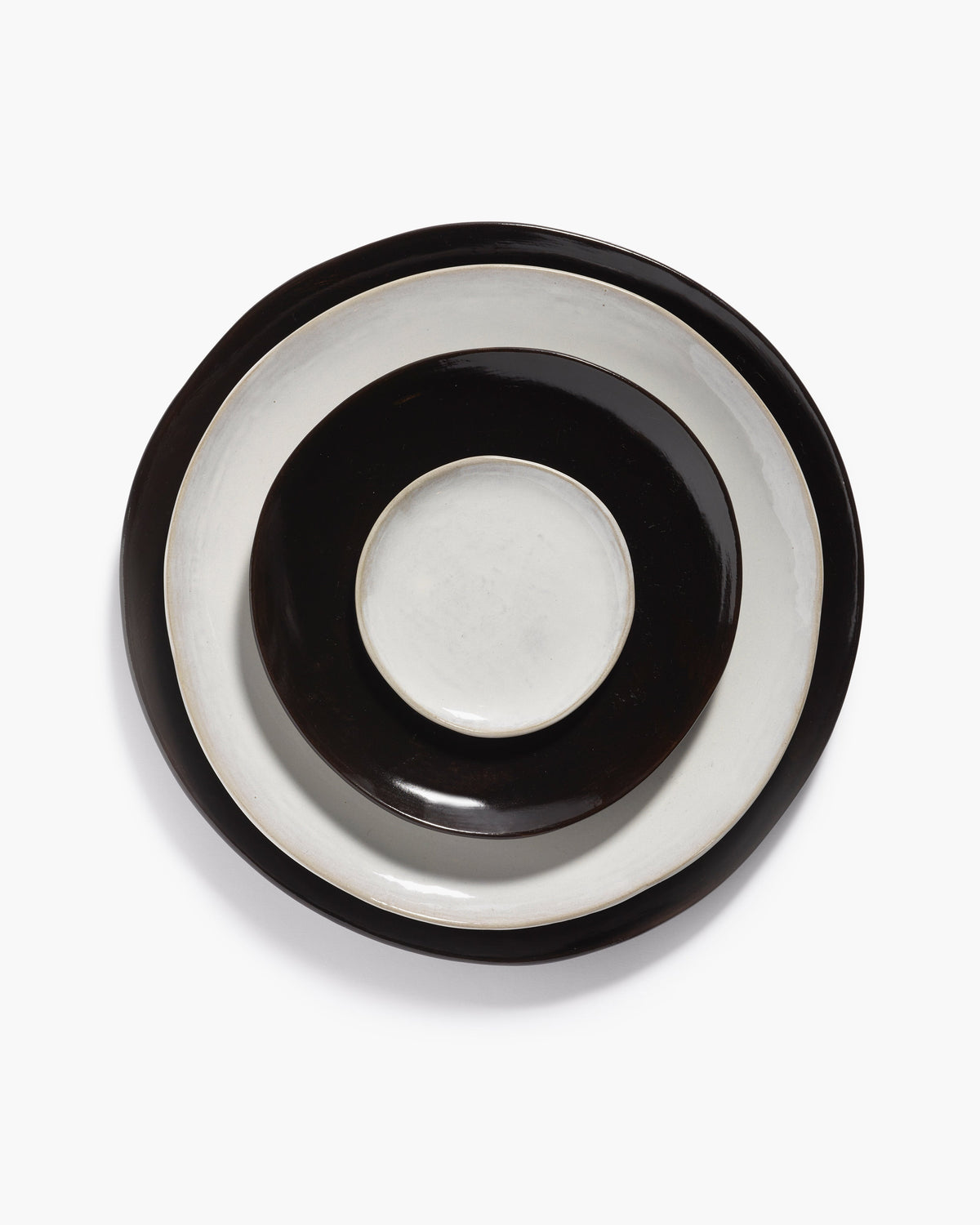 La Mère by Marie Michielssen servies in off-white en ebony
