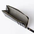 Afbeelding laden in Galerijviewer, LOLA COIN PURSE CROCO BLACK
