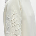 Afbeelding laden in Galerijviewer, OBJANDREA RE L/S O-NECK EMB TOP NOOS
