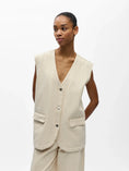 Load image into Gallery viewer, OBJBELLA BOXY S/L WAISTCOAT E VIP 26