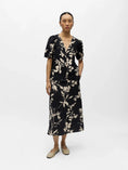 Afbeelding laden in Galerijviewer, OBJJACIRA S/S V-NECK TOP NOOS