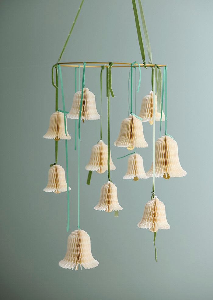 Honeycomb Bell 18cm Cream sfeerbeeld