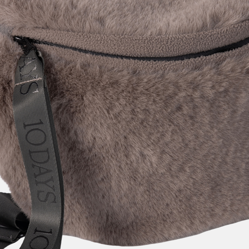 fluffy fannypack