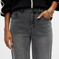 Load image into Gallery viewer, OBJSAVA ELLEN MW STRAIGHT TWL JEANS NOOS