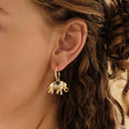 Afbeelding laden in Galerijviewer, Rebel Elephant Lapis Lazuli Earrings GP