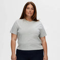 Afbeelding laden in Galerijviewer, SLFESSENTIAL SS BOXY TEE NOOS