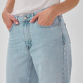 Load image into Gallery viewer, 05 THE LOUIS 139 HIGH WIDE | LIGHT BLUE RETRO WASH
