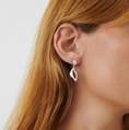 Afbeelding laden in Galerijviewer, Flowing Dreams Earrings