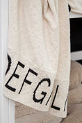 Afbeelding laden in Galerijviewer, KNITTED BLANKET ABC NATURAL/BLACK