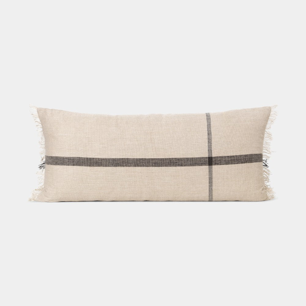 Kussen Calm camel/zwart van katoen-linnen, 40 x 90 cm - Ferm Living