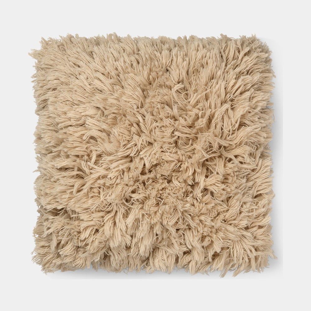 Kussen Meadow light sand van hoogpolige wol, 50 x 50 cm - Ferm Living