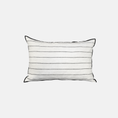 Afbeelding laden in Galerijviewer, Calvi kussen gestreept off-white