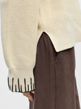 Load image into Gallery viewer, OBJPOSE L/S LO KNIT PULLOVER 143