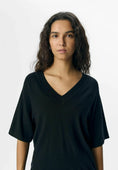 Afbeelding laden in Galerijviewer, OBJTHESS 2/4 LO V-NECK KNIT TOP NOOS