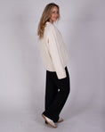 Afbeelding laden in Galerijviewer, Dames Off White Trui Diepe V - SOFIA