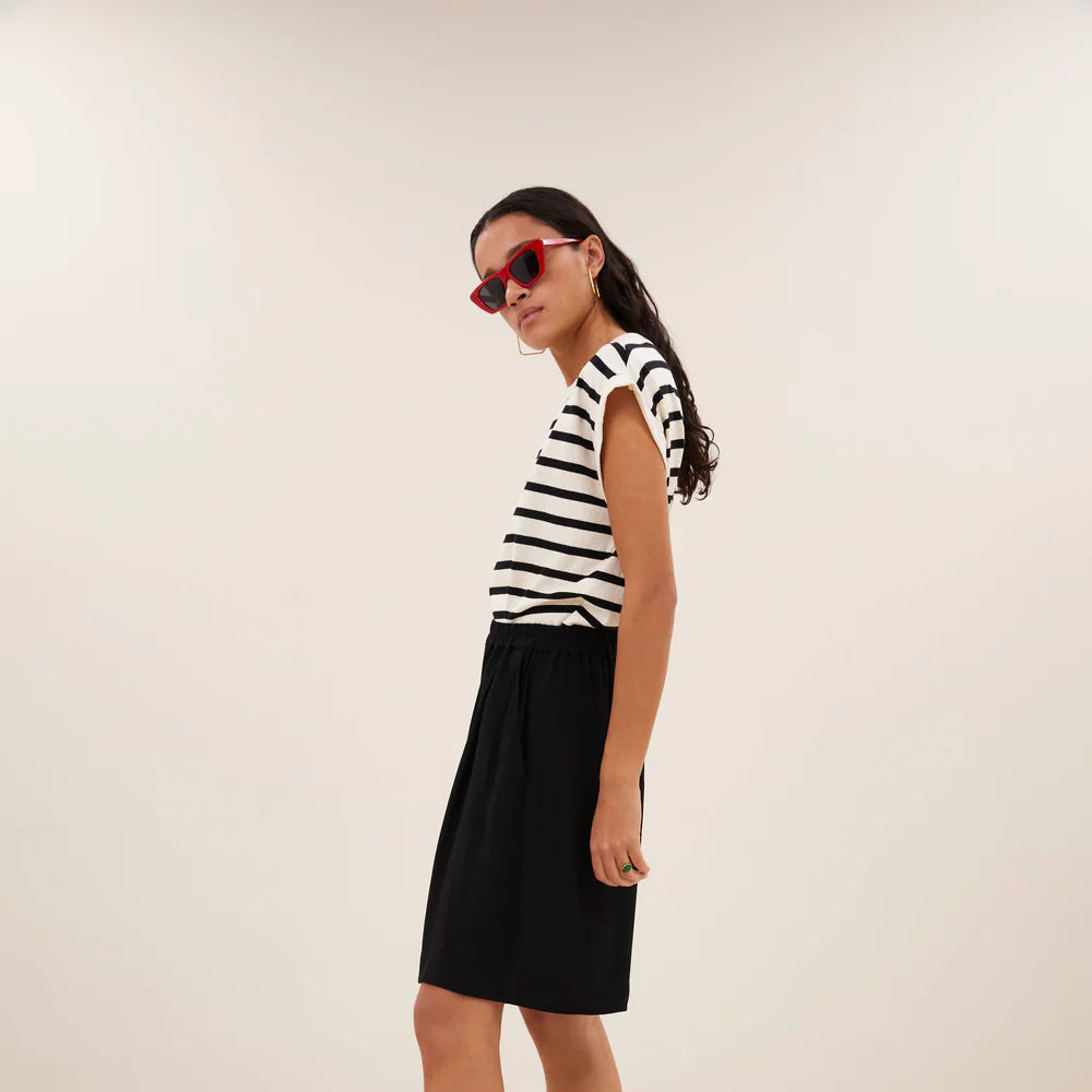 tobi stripe logo top