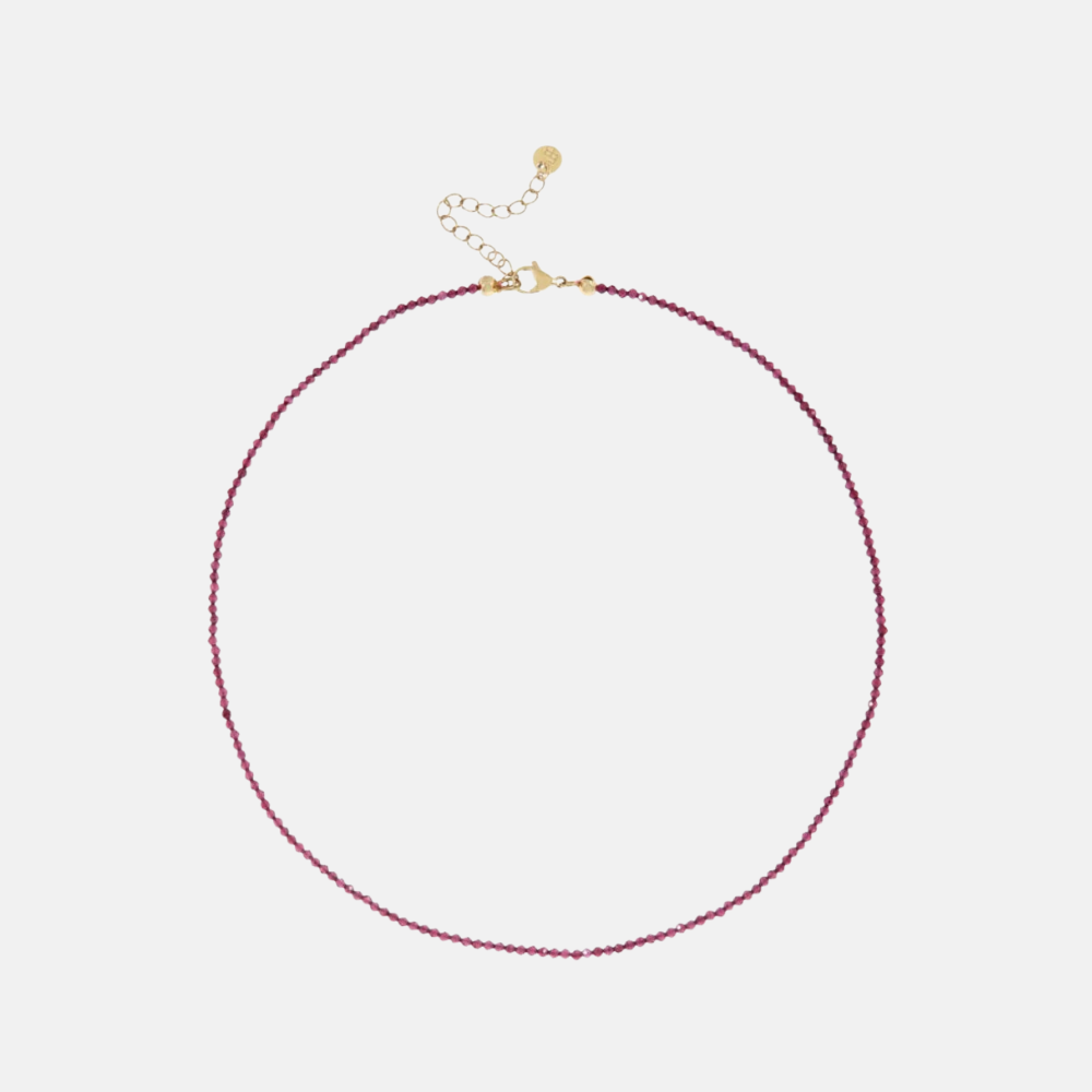 Fijne korte ketting met mini edelsteentjes / aubergine