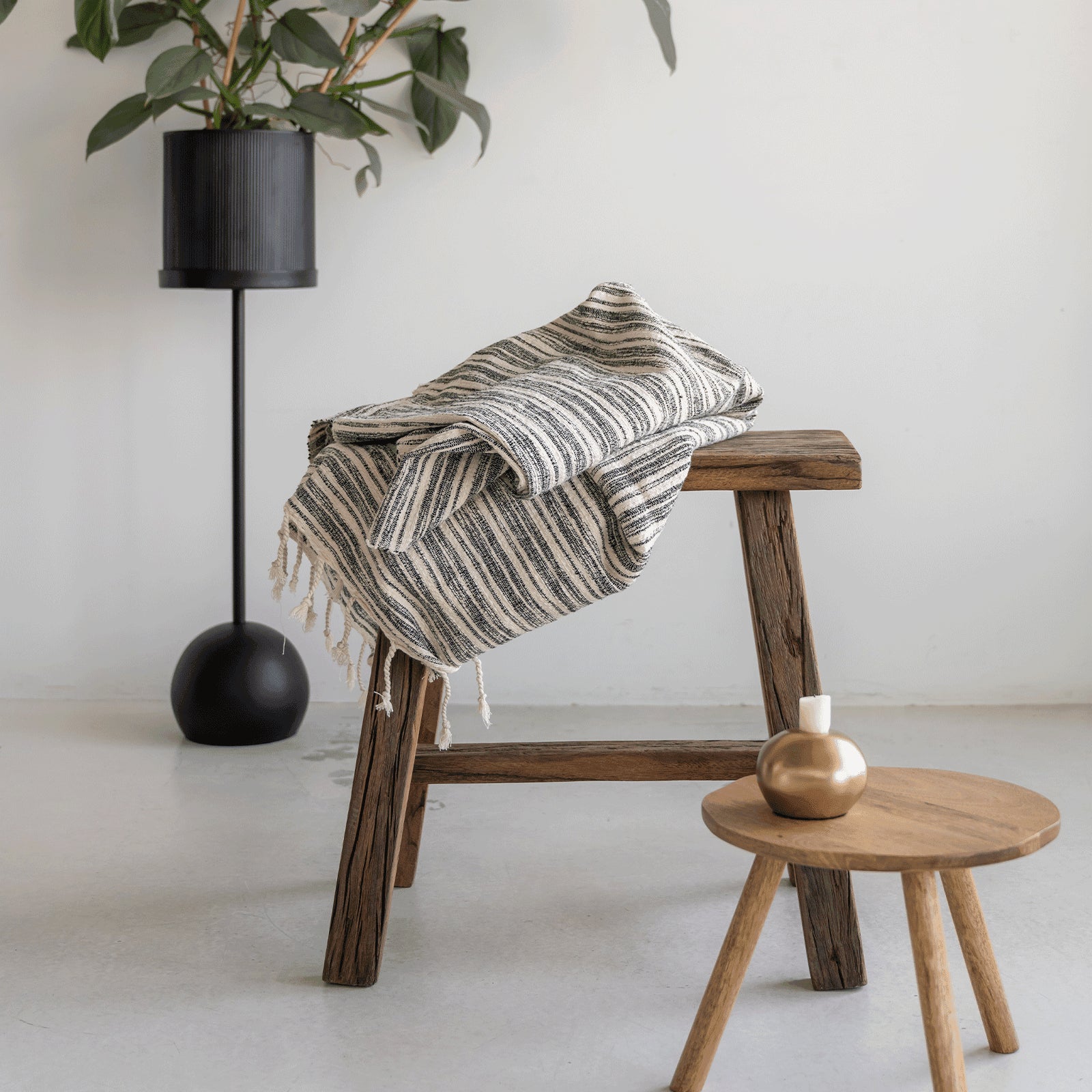 Plantenstandaard Otsuni, zwart