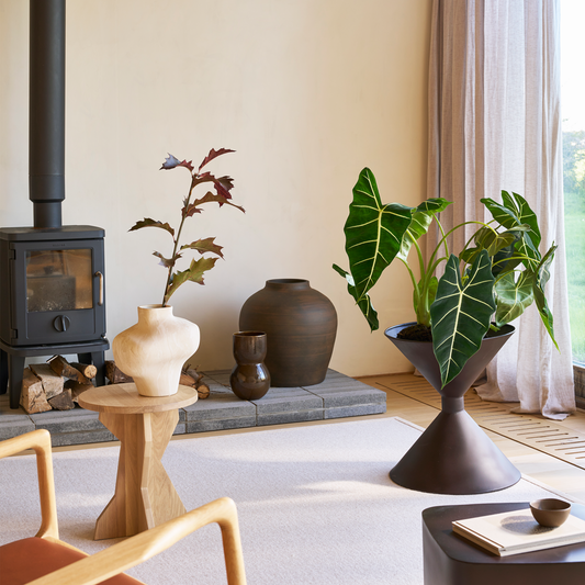 Vaas Noan in het centrum bruin