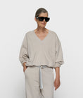 Afbeelding laden in Galerijviewer, v-neck balloon sweater
