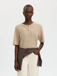 Afbeelding laden in Galerijviewer, SLFLULU 2/4 KNIT CARDIGAN NOOS
