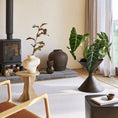 Load image into Gallery viewer, Plantenstandaard Kasvi, centrum bruin
