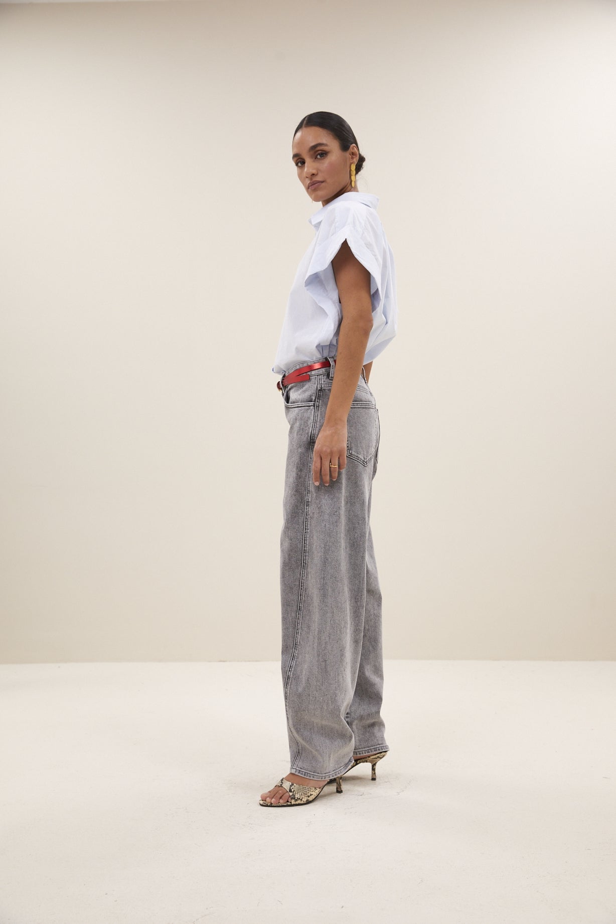 begum grey pants