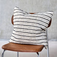 Load image into Gallery viewer, Kussenhoes Lines, Zwart/Off-White 50x50cm
