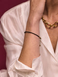 Afbeelding laden in Galerijviewer, Armbandje met fijne gemstones / zwart
