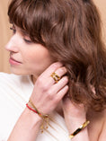 Load image into Gallery viewer, Armbandje met fijne gemstones / rood

