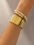 Load image into Gallery viewer, Armbandje met gemstone balletjes / off-white
