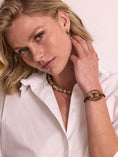Load image into Gallery viewer, Armband met XL opengewerkte bedel / army
