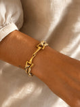 Load image into Gallery viewer, Armband met touw en gouden gesp / desert
