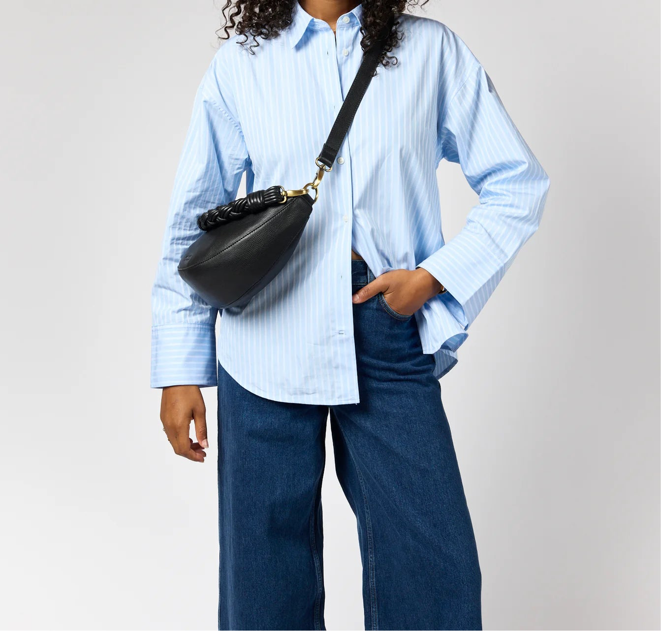 Leo twisted Handle Bag